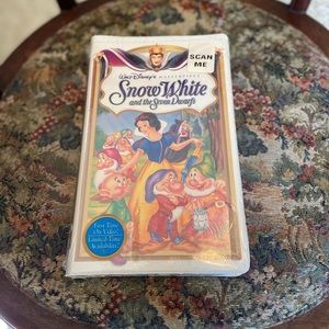 Snow White and the Seven Dwarfs (collectible)